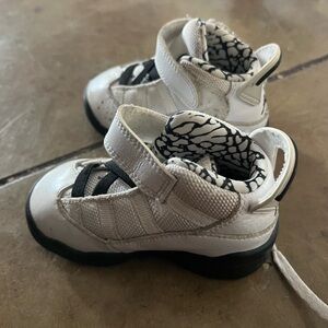 Nike jordans Stylish baby White Sneakers
